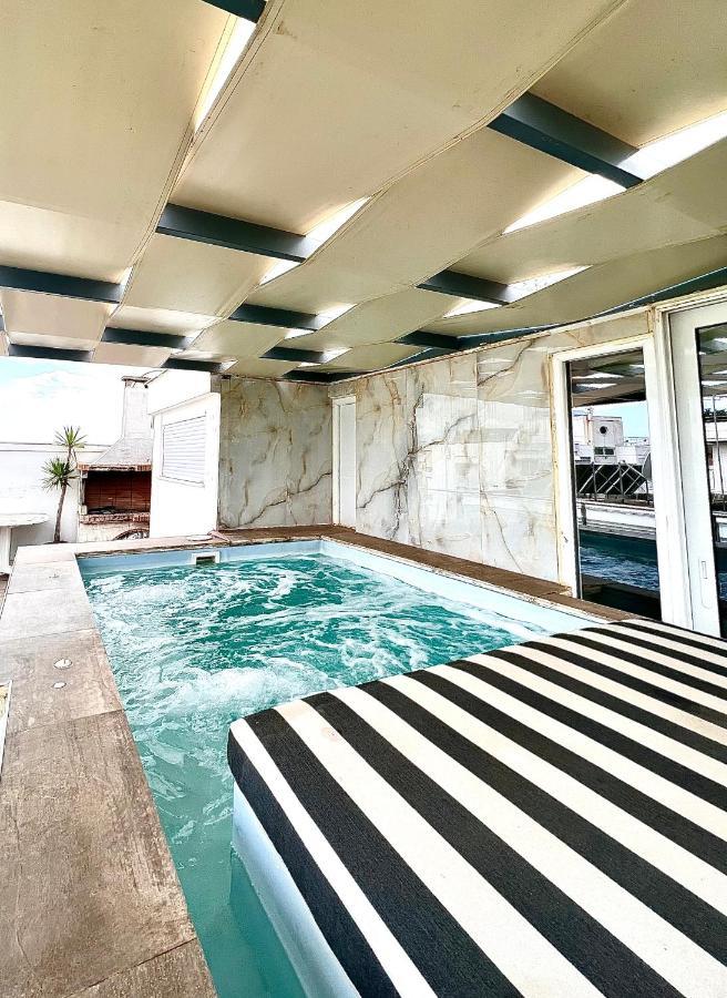 Citycenter Penthouse Mini Private Pool With Hydromassage And Great Town View 아테네 외부 사진
